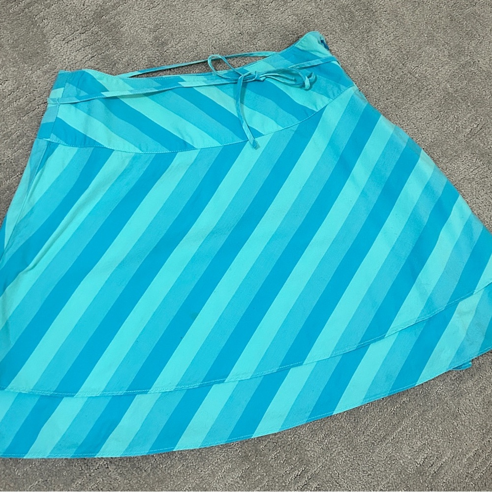 Tommy Hilfiger teal stripe skirt with waist tie. Size 10.